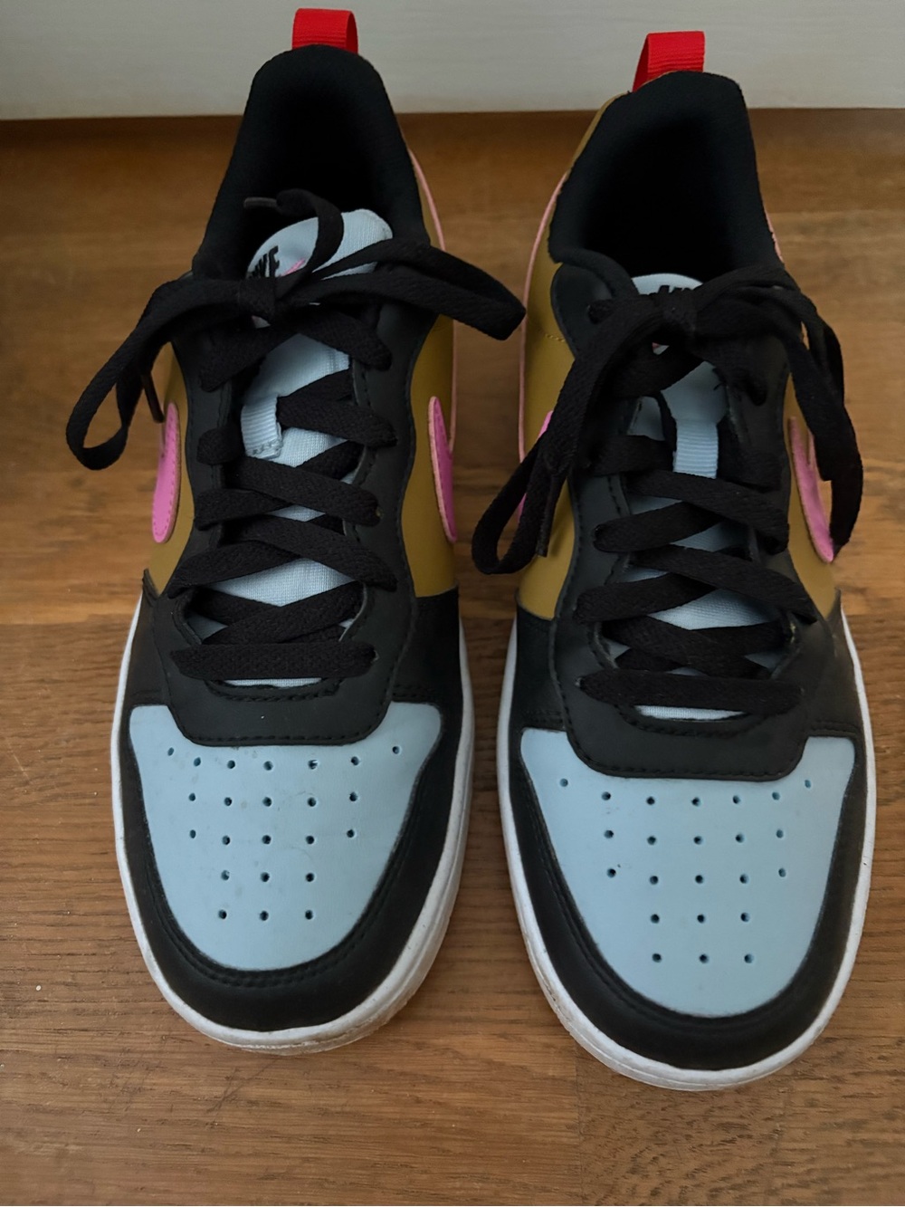 EUC Nike Boys Fashion Sneaker in Light Blue, Black & Pink